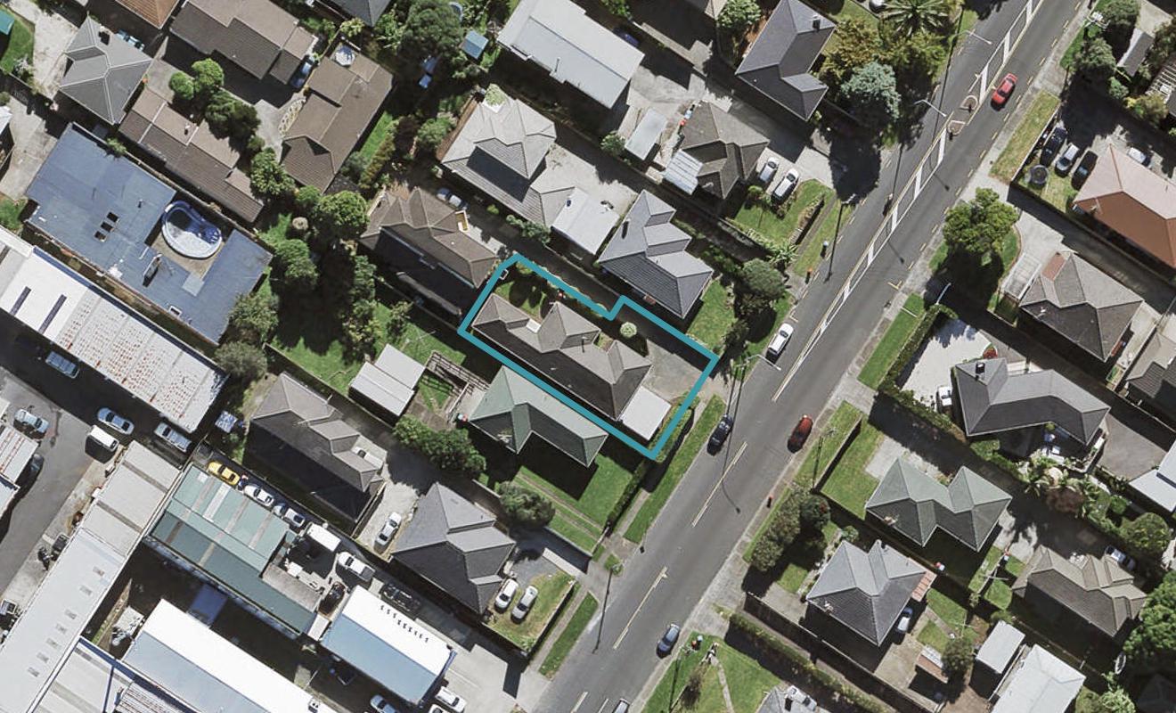 53 Hayr Road, Three Kings, Auckland - Carousel 1