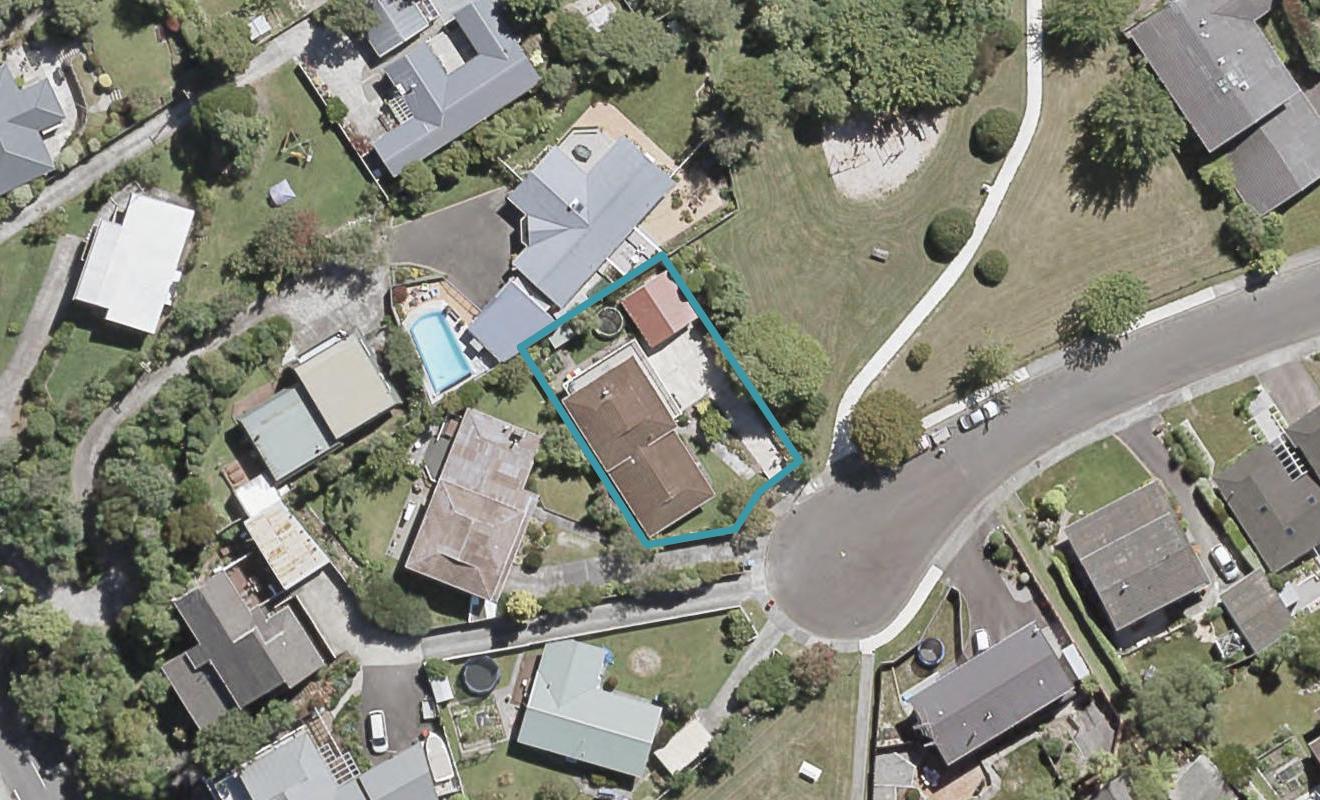 17 Tapestry Grove, Silverstream, Upper Hutt - Carousel 1