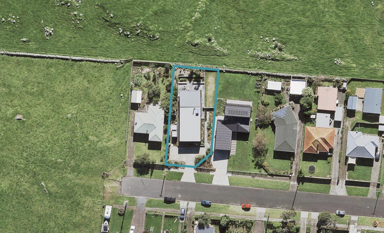 17 Kiekie Road, Mangere Bridge, Auckland - Carousel 1