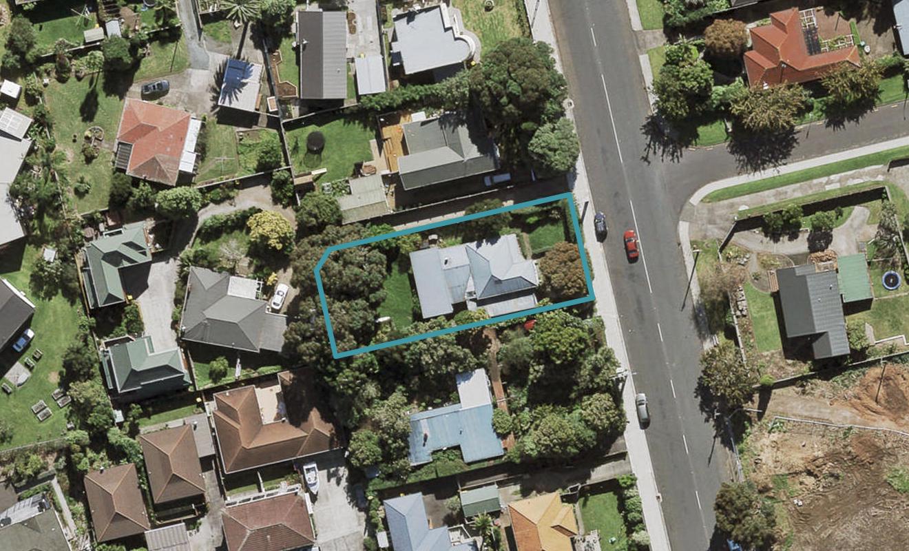 10 Coronation Road, Mangere Bridge, Auckland - Carousel 1