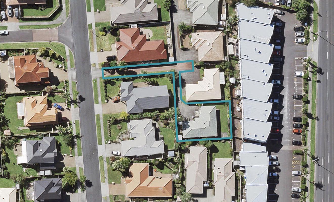 88 Bob Charles Drive, Golflands, Auckland - Carousel 1