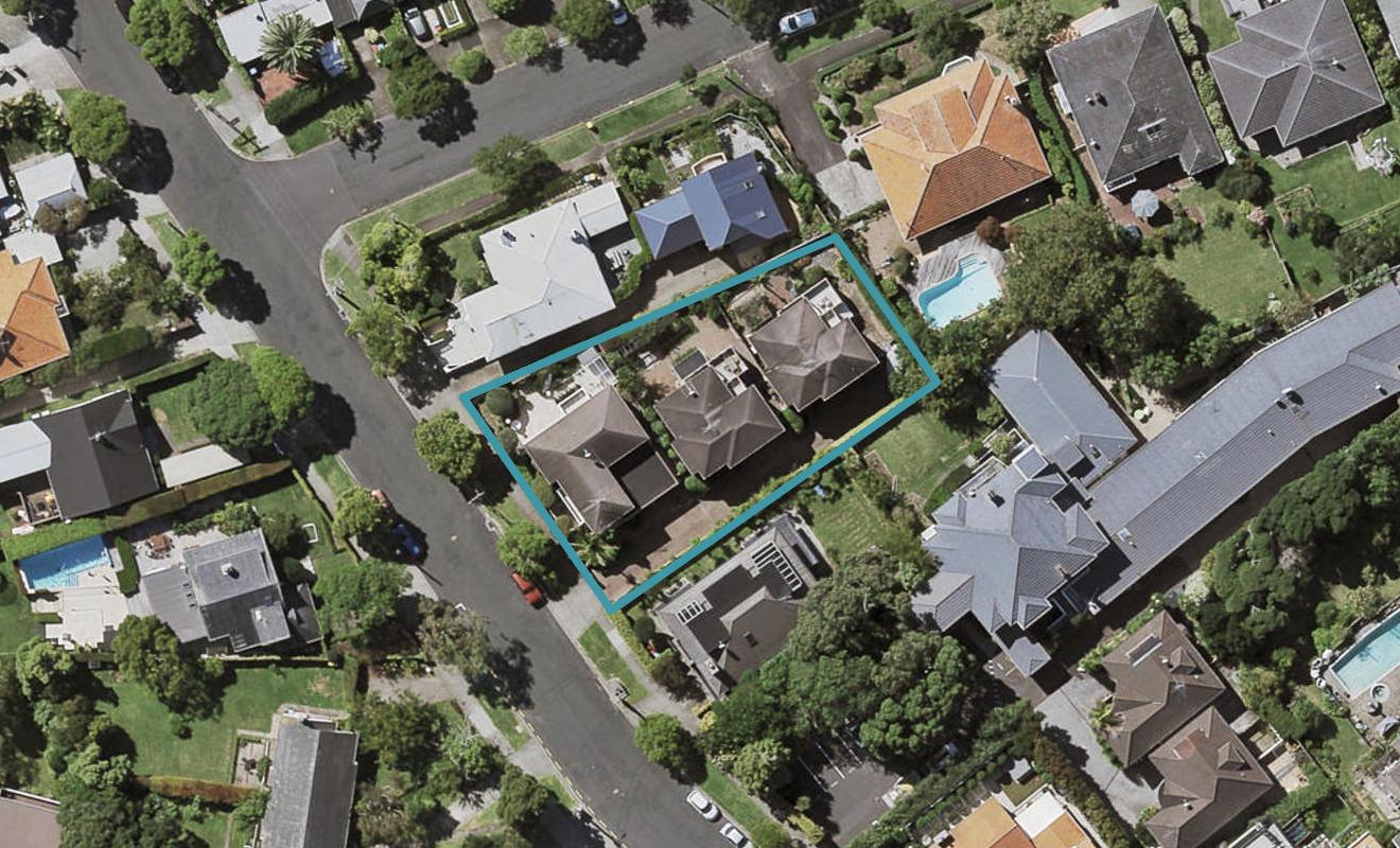 2/13 Waiatarua Road, Remuera, Auckland - Carousel 1