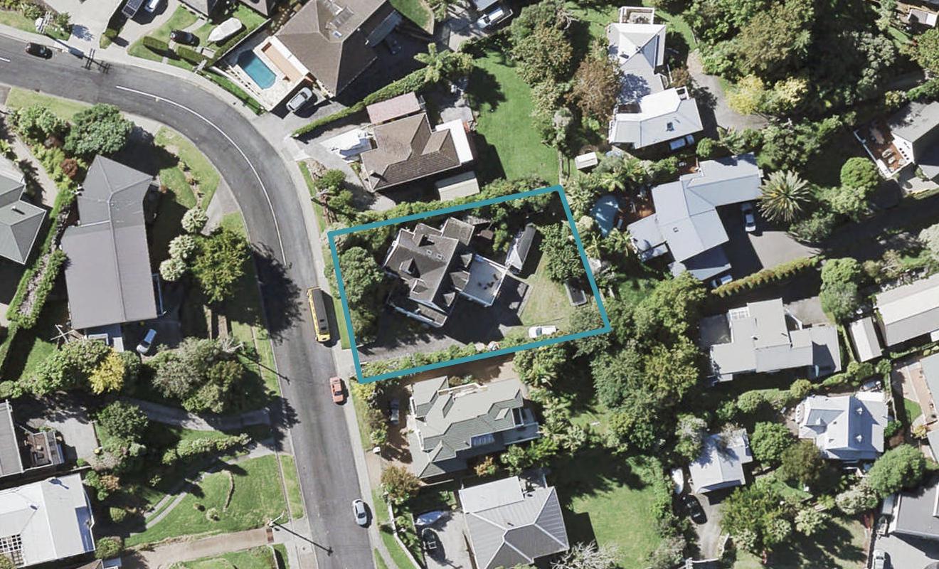 42 Montgomery Crescent, Cockle Bay, Auckland - Carousel 1