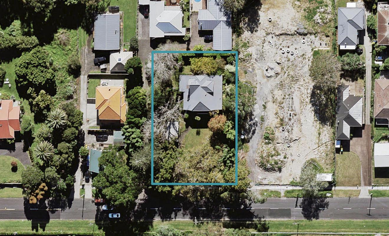 28 Links Road, New Lynn, Auckland - Carousel 1