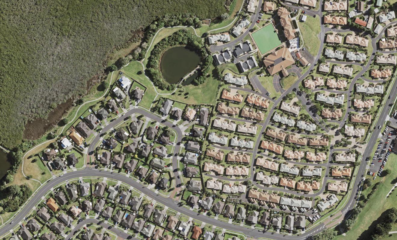 13 Fergy Crescent, Wattle Downs, Auckland - Carousel 1