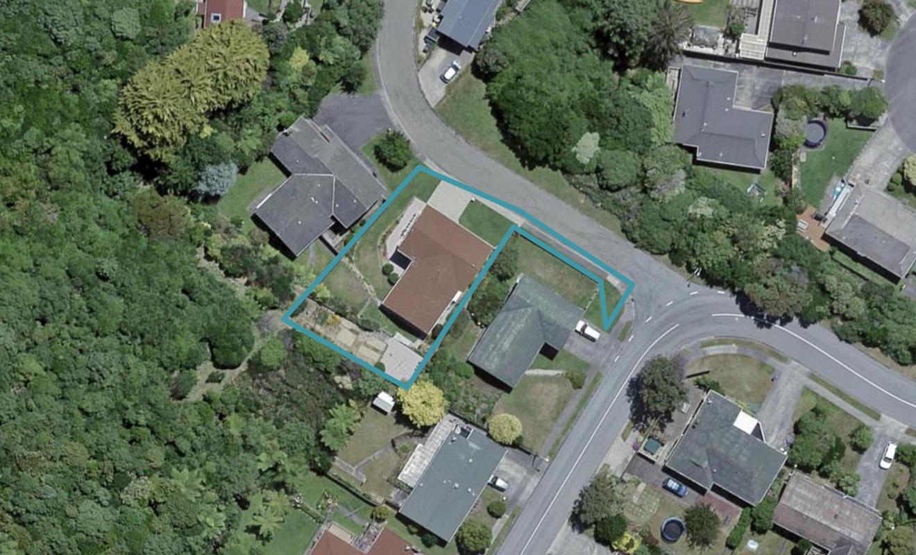12 Brasenose Place, Tawa, Wellington - Carousel 1
