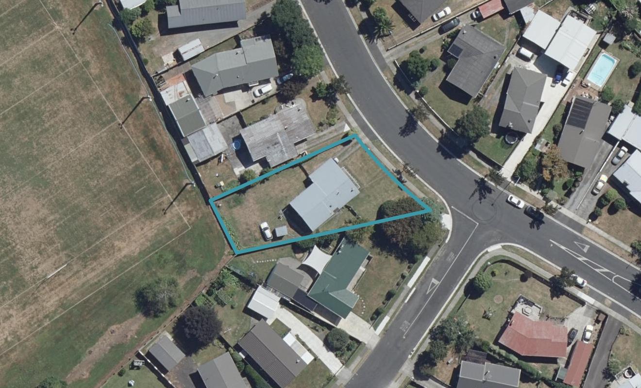 33 Rhonda Avenue, Deanwell, Hamilton - Carousel 1