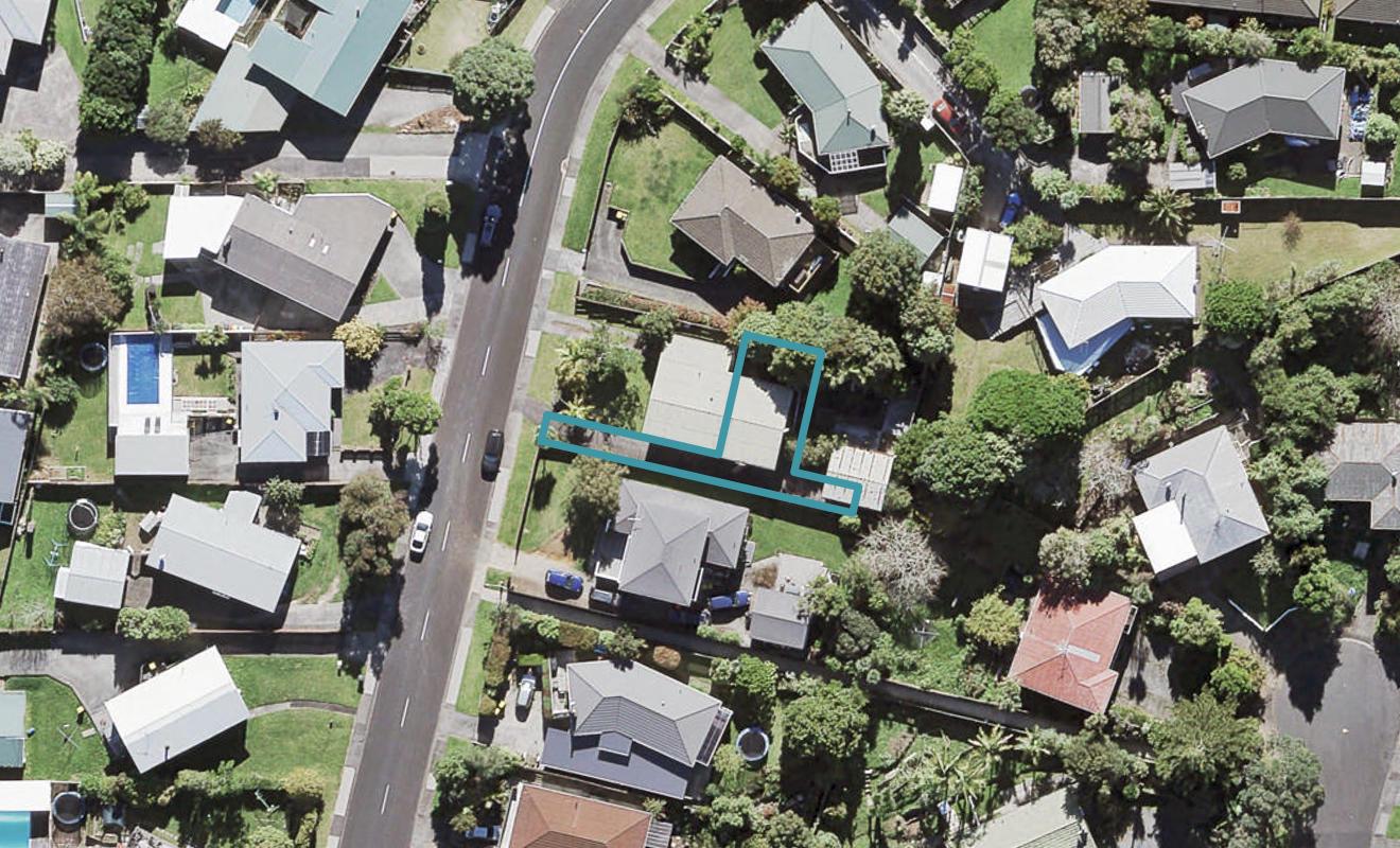 18C Lantana Road, Green Bay, Auckland - Carousel 1