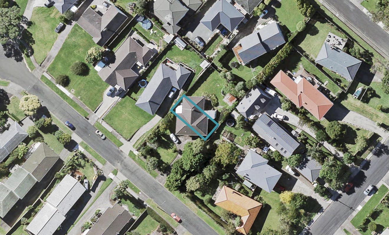 3C Pine Terrace, Howick, Auckland - Carousel 1