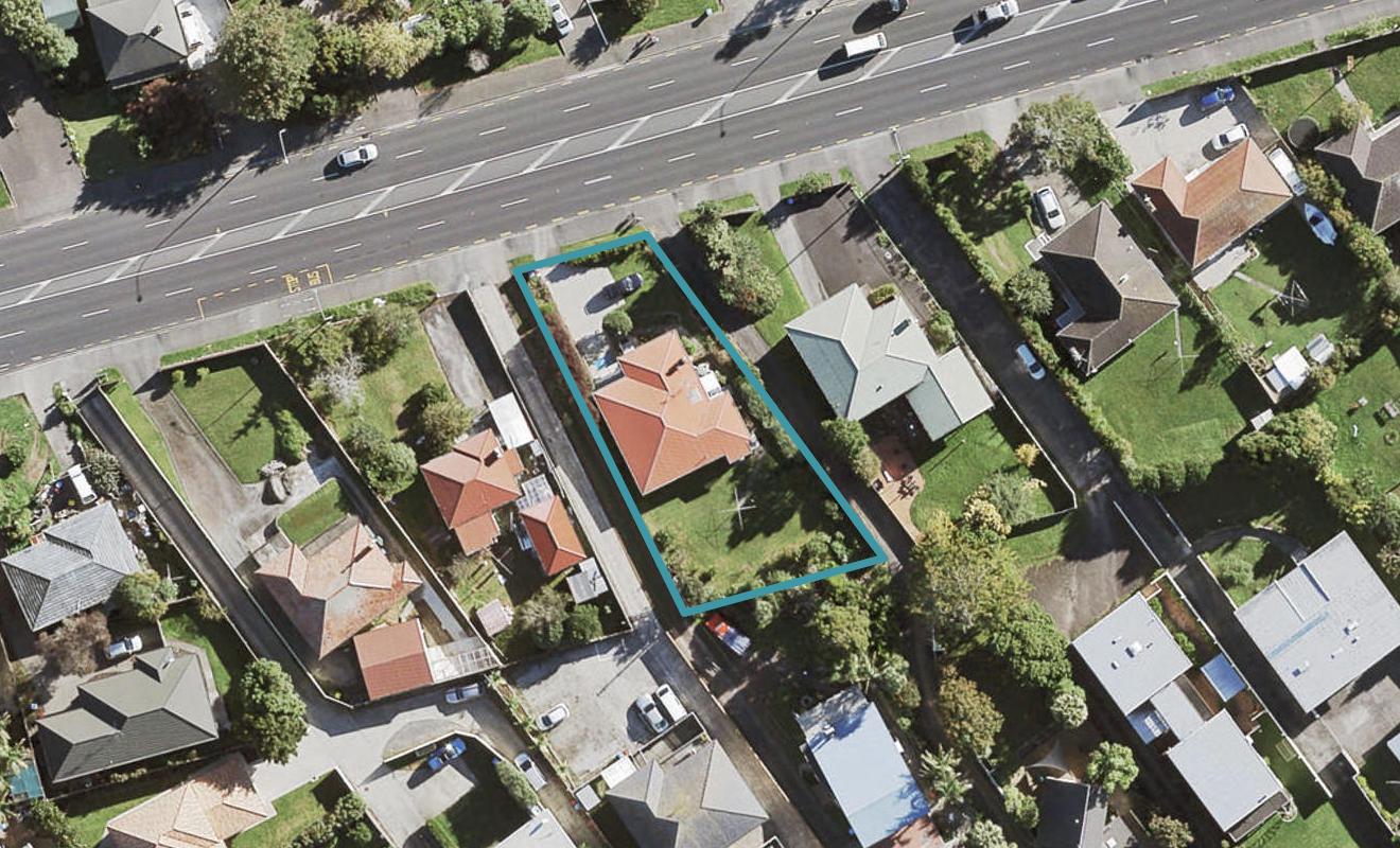 23 Maioro Street, New Windsor, Auckland - Carousel 1