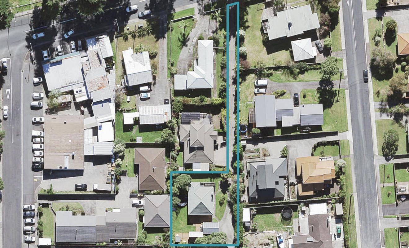 12B Godley Road, Green Bay, Auckland - Carousel 1