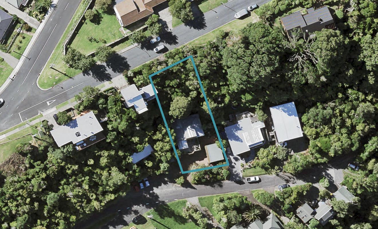 24 Pohutukawa Avenue, Shelly Park, Auckland - Carousel 1