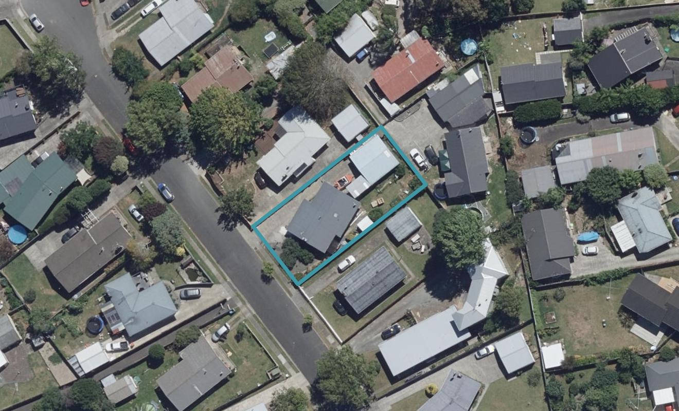 36 Joanna Place, Deanwell, Hamilton - Carousel 1