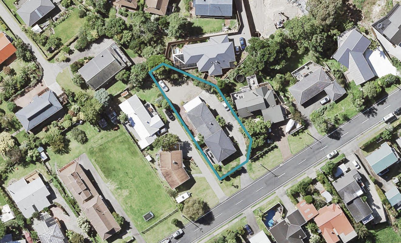 2/81 Arran Road, Browns Bay, Auckland - Carousel 1