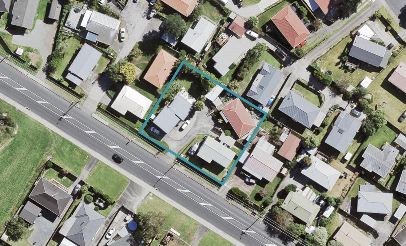 2/84 Parrs Cross Road, Henderson, Auckland - Carousel 1
