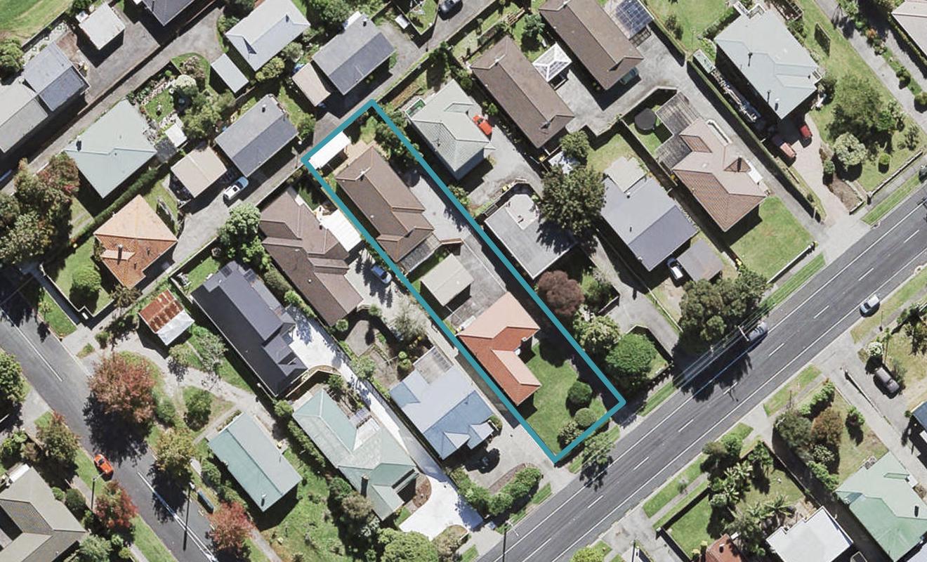 69 Hutchinson Avenue, New Lynn, Auckland - Carousel 1