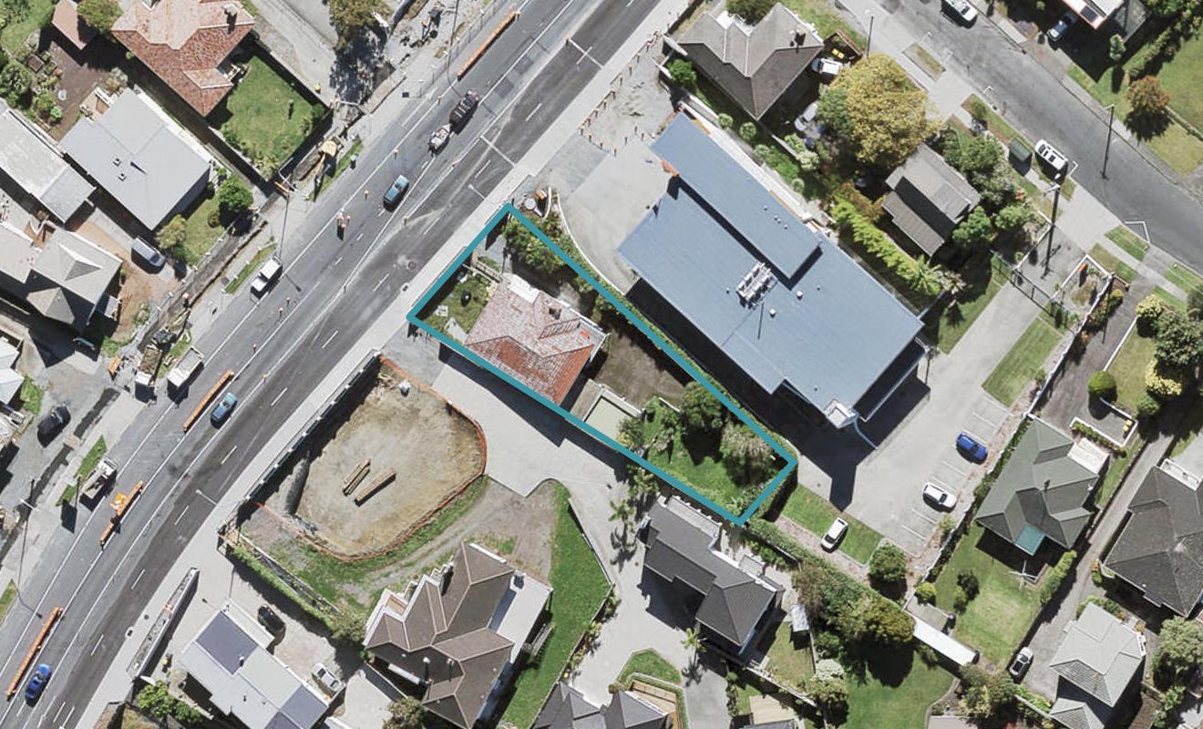 295 Te Atatu Road, Te Atatu South, Auckland - Carousel 1