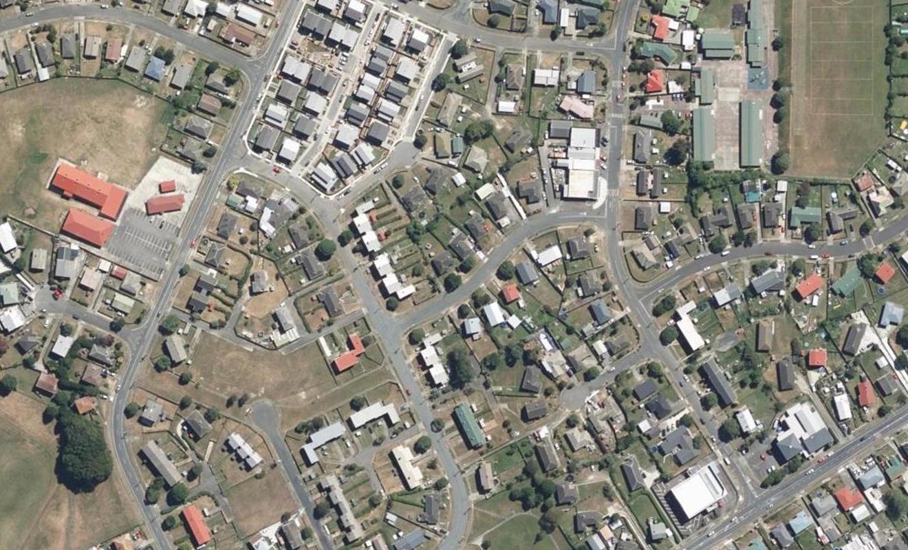 3 Fawn Street, Cannons Creek, Porirua - Carousel 1
