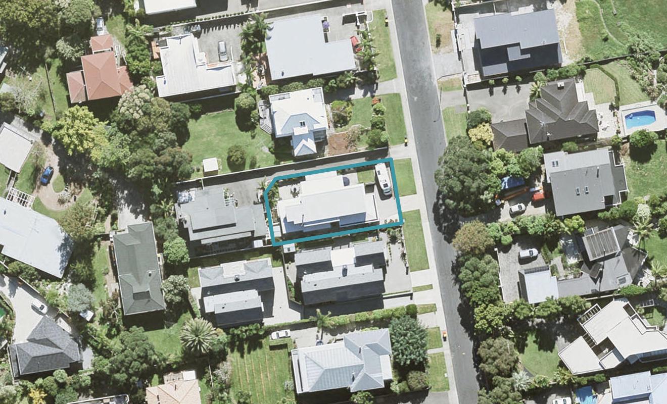 21 Sharon Road, Waiake, Auckland - Carousel 1