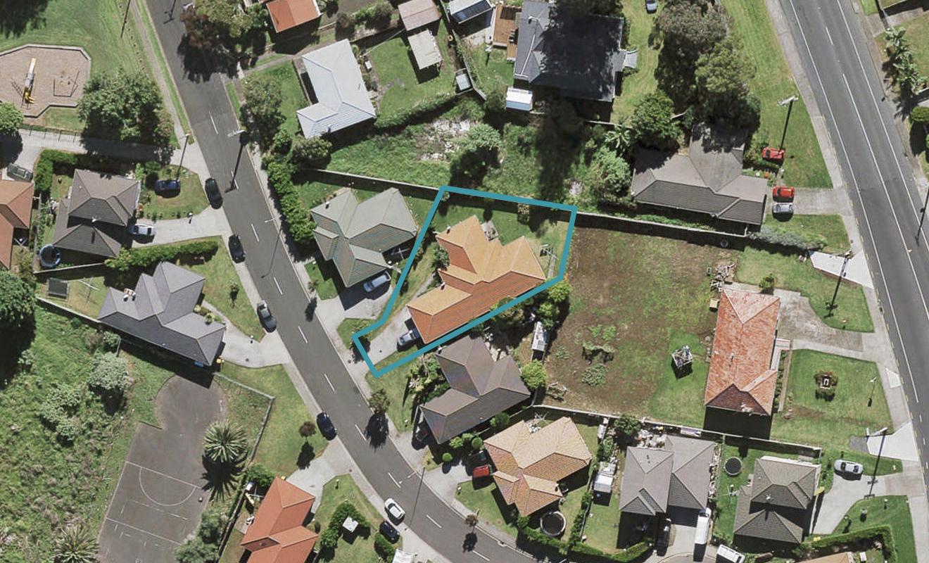 23 Kamaka Road, Mangere Bridge, Auckland - Carousel 1