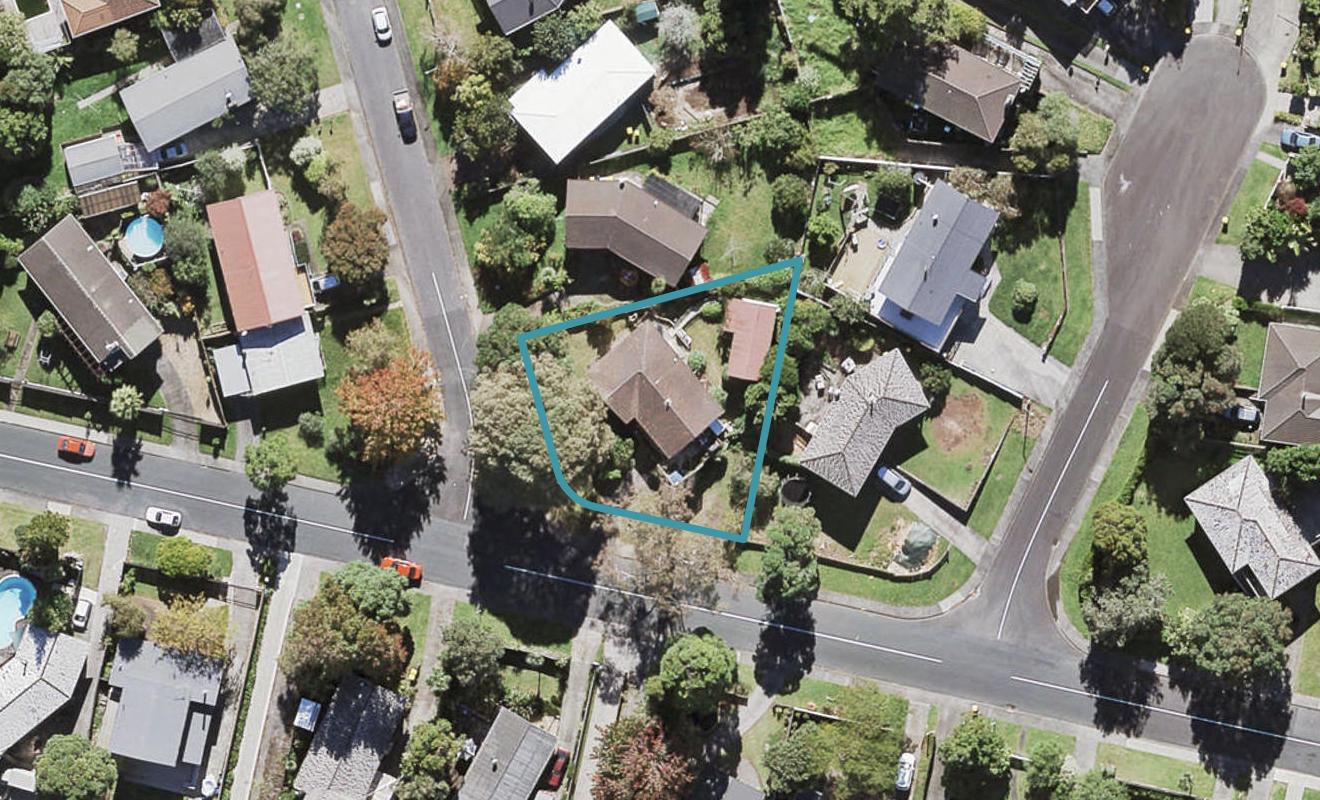 43 Lantana Road, Green Bay, Auckland - Carousel 1
