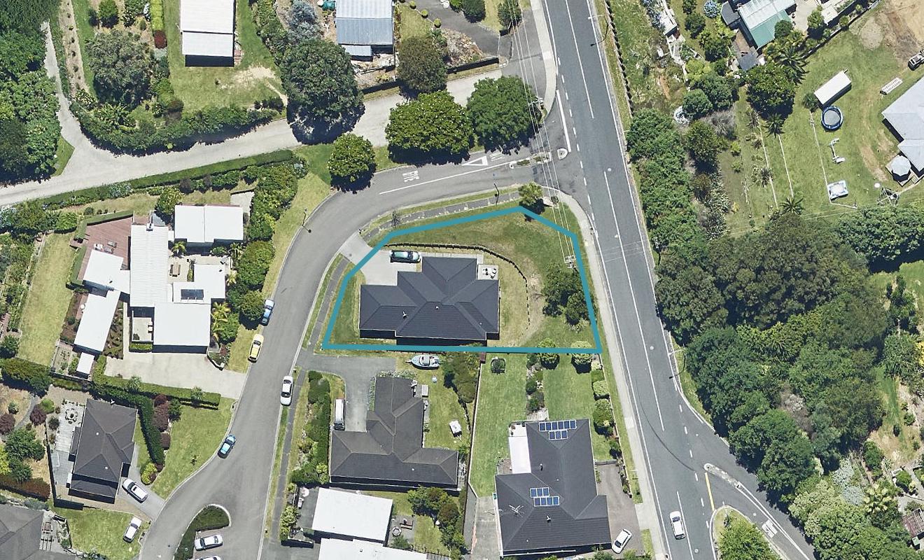 1 Hillford Place, Welcome Bay, Tauranga - Carousel 1