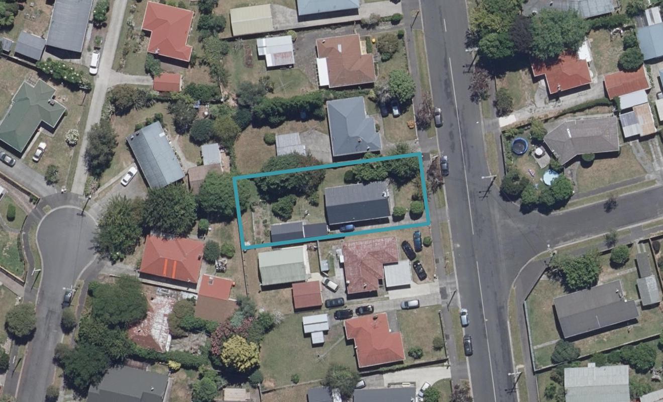 11 Carrington Avenue, Hillcrest, Hamilton - Carousel 1