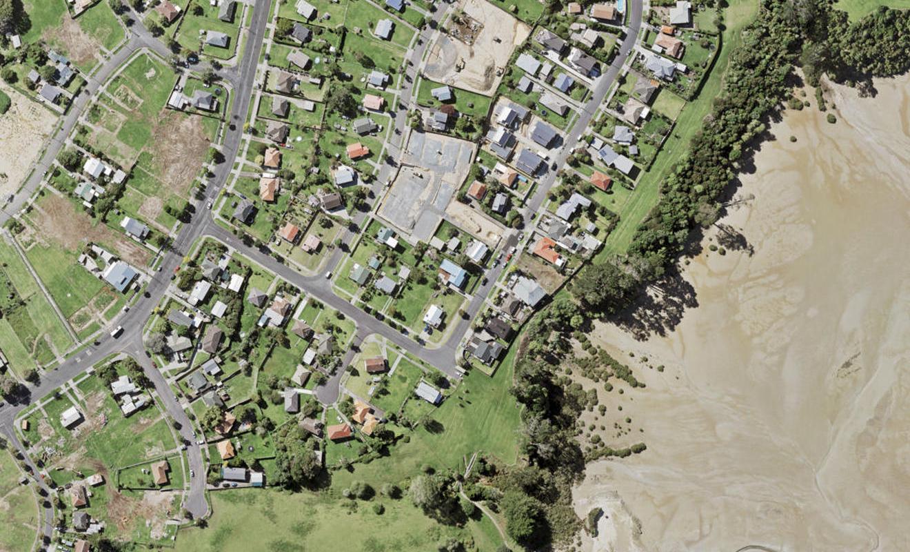 43 Silverton Avenue, Wai o Taiki Bay, Auckland - Carousel 1