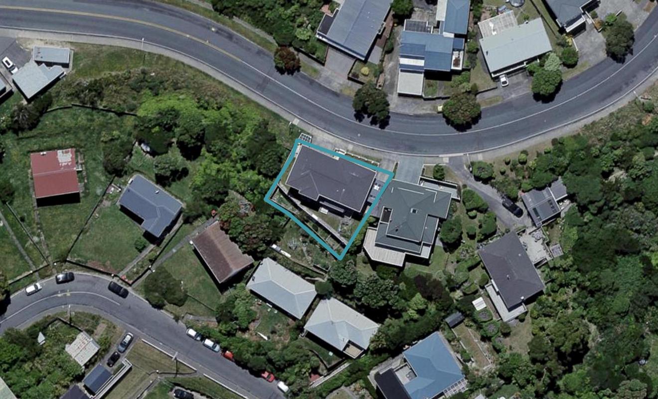 18 Akaroa Drive, Maupuia, Wellington - Carousel 1