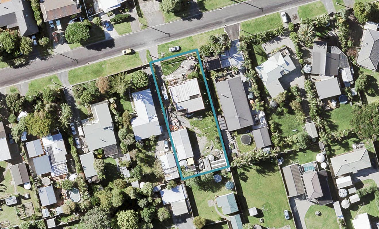 19 First View Avenue, Beachlands, Auckland - Carousel 1