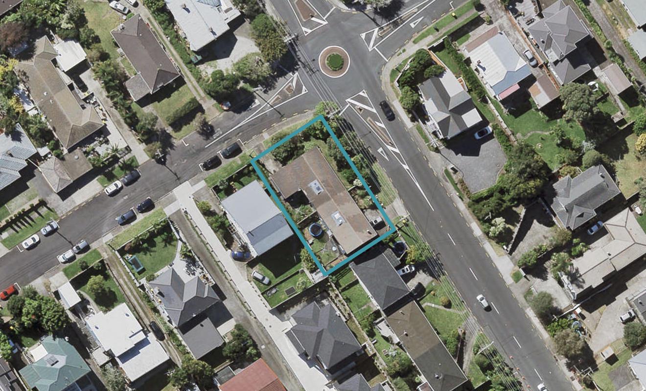 2/28 Bracken Avenue, Takapuna, Auckland - Carousel 1