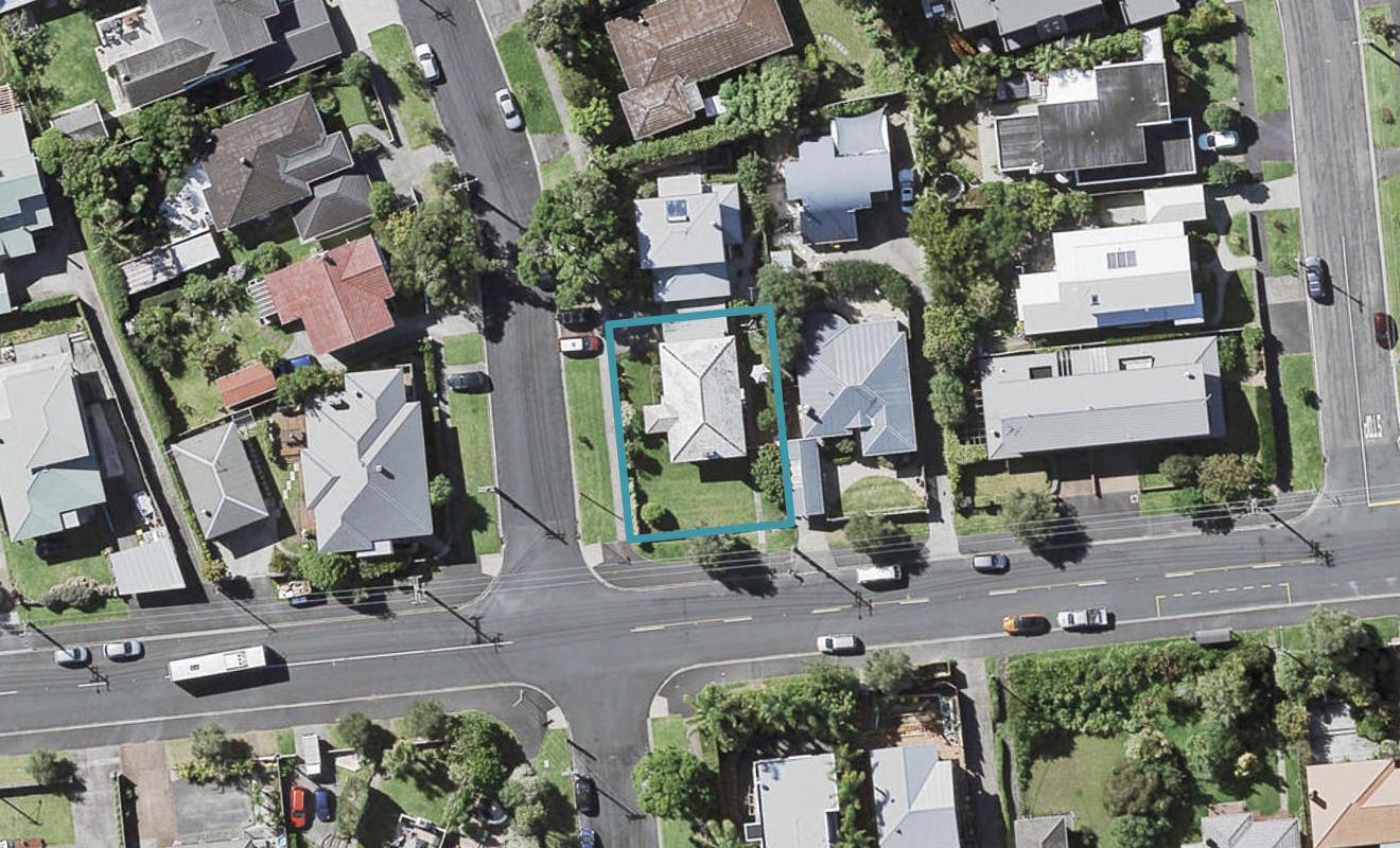 1/22 Old Lake Road, Narrow Neck, Auckland - Carousel 1