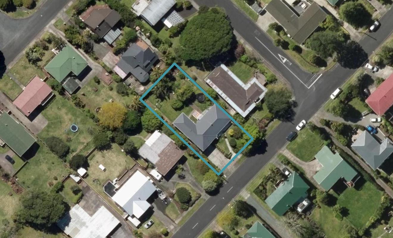 12 Fisher Terrace, Kamo, Whangarei - Carousel 1