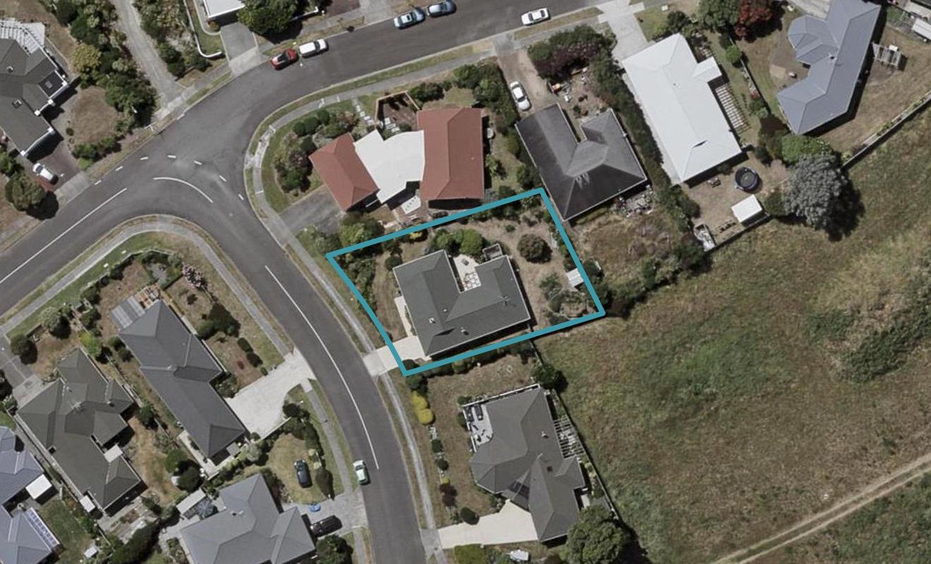 13 Barrett Drive, Waikanae Beach, Waikanae - Carousel 1