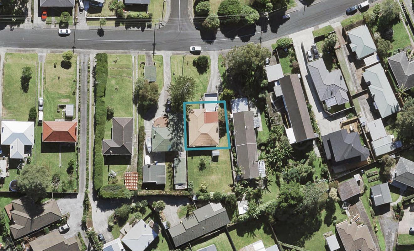 26B Amberley Avenue, Te Atatu South, Auckland - Carousel 1
