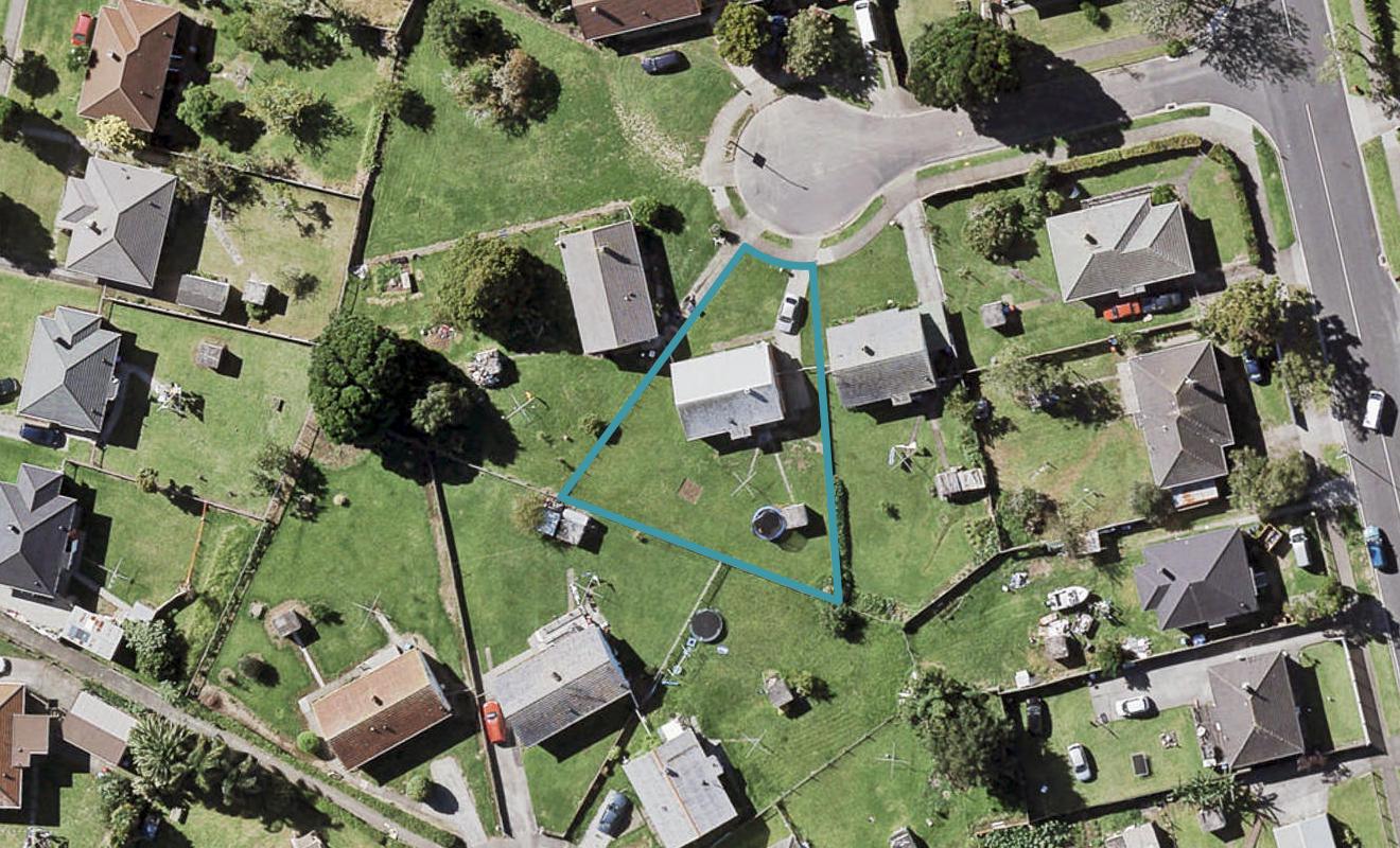 6 Colegrave Place, Glen Innes, Auckland - Carousel 1