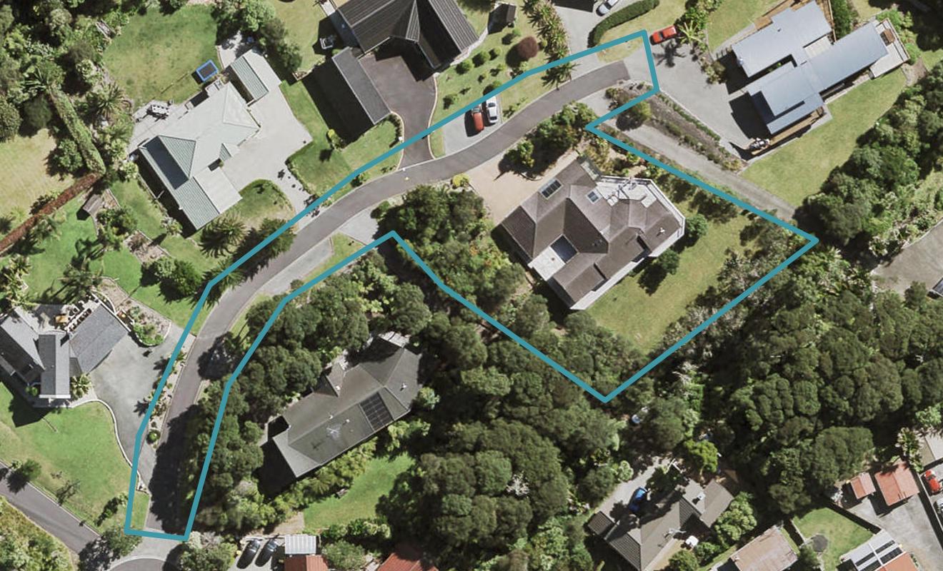 55 Staincross Street, Green Bay, Auckland - Carousel 1