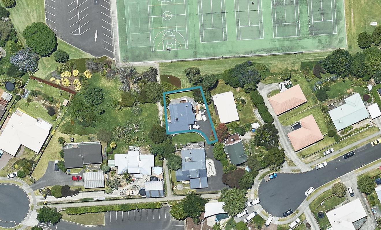 14 Portland Street, Welcome Bay, Tauranga - Carousel 1