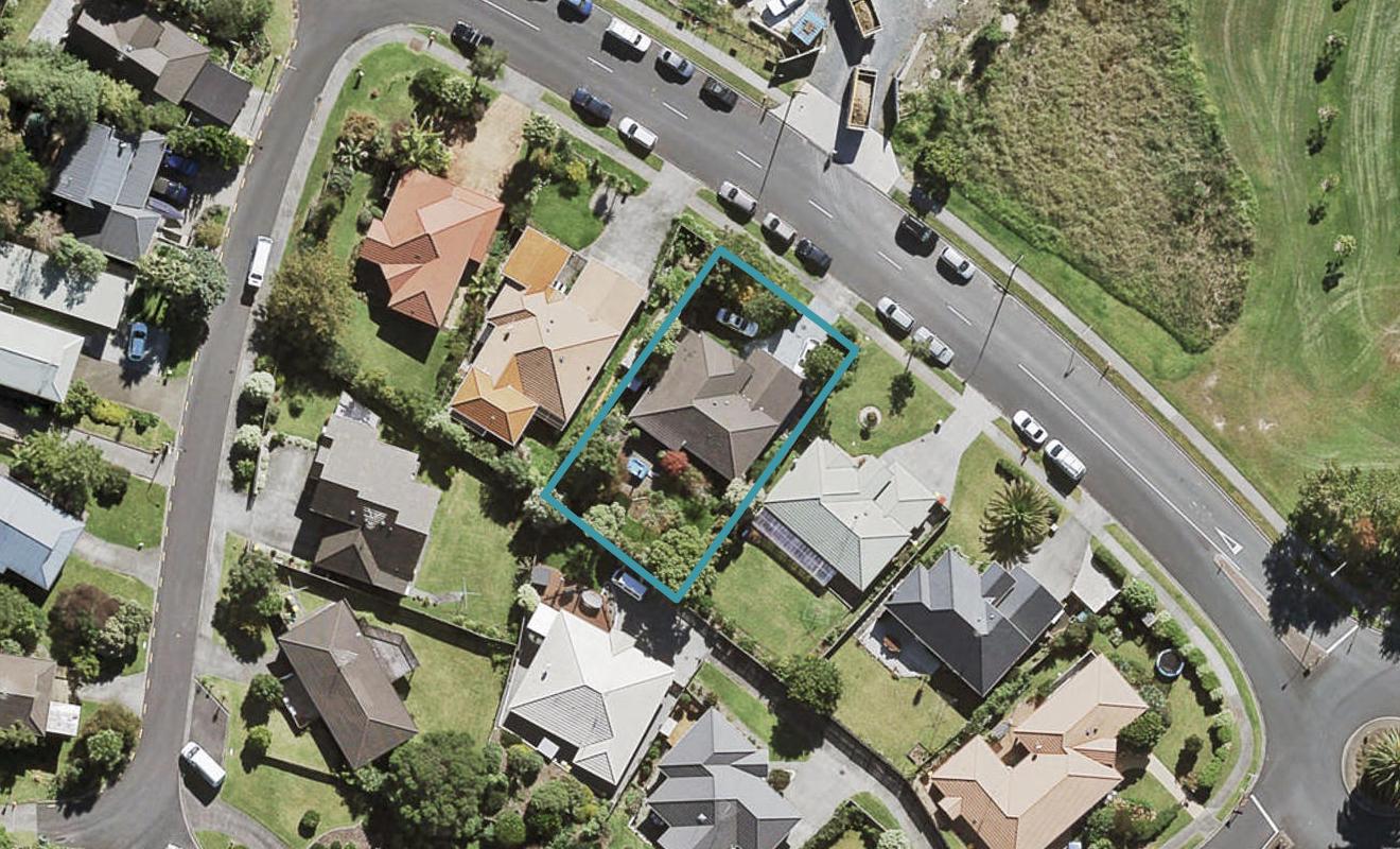 70 Unsworth Drive, Unsworth Heights, Auckland - Carousel 1