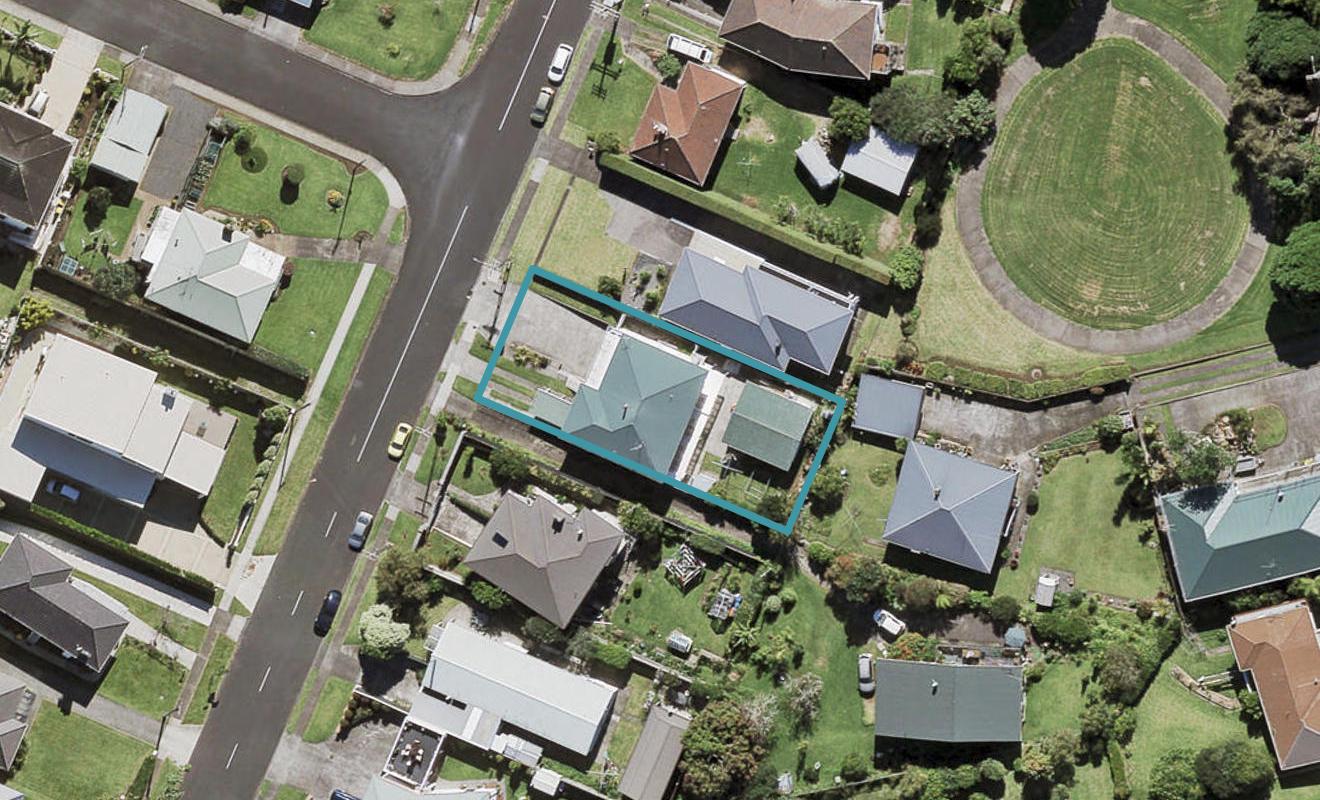 12 Shortt Avenue, Mangere Bridge, Auckland - Carousel 1