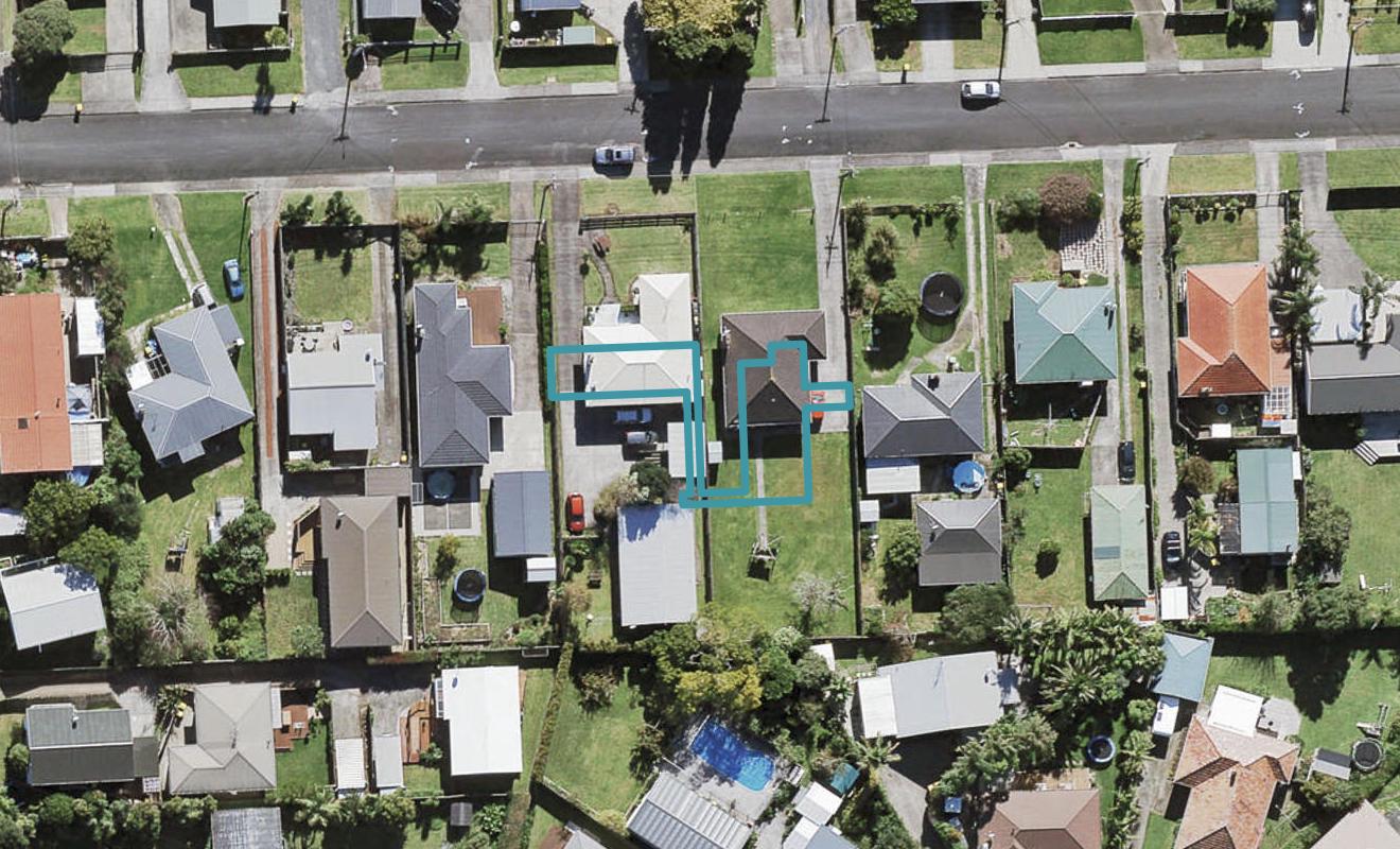 6/12 Tawa Road, Te Atatū Peninsula, Auckland - Carousel 1