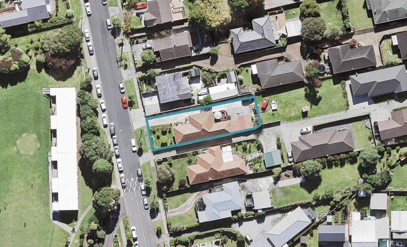 18 Arahoe Road, New Lynn, Auckland - Carousel 1
