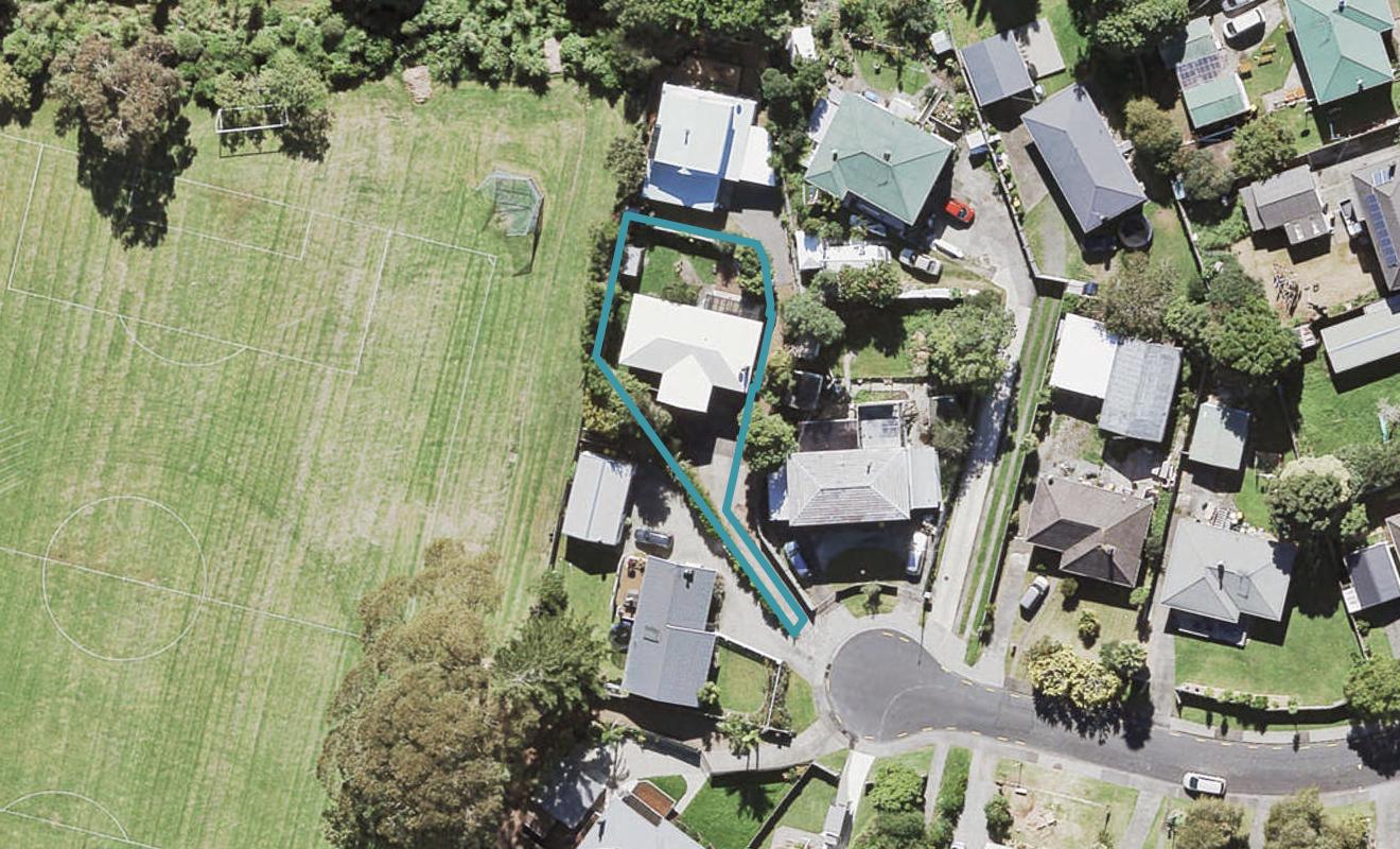 14 Cajero Place, Green Bay, Auckland - Carousel 1