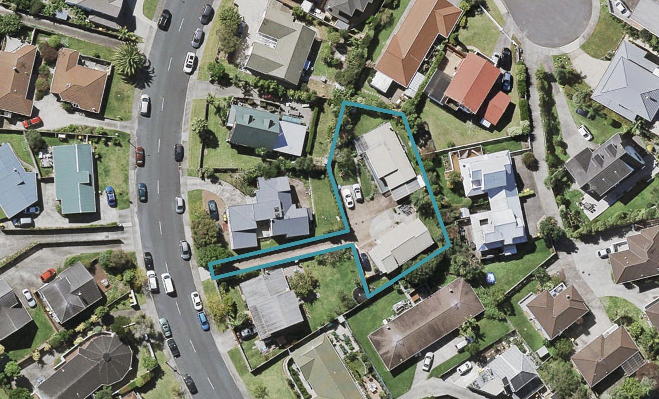 2/11 Centorian Drive, Windsor Park, Auckland - Carousel 1