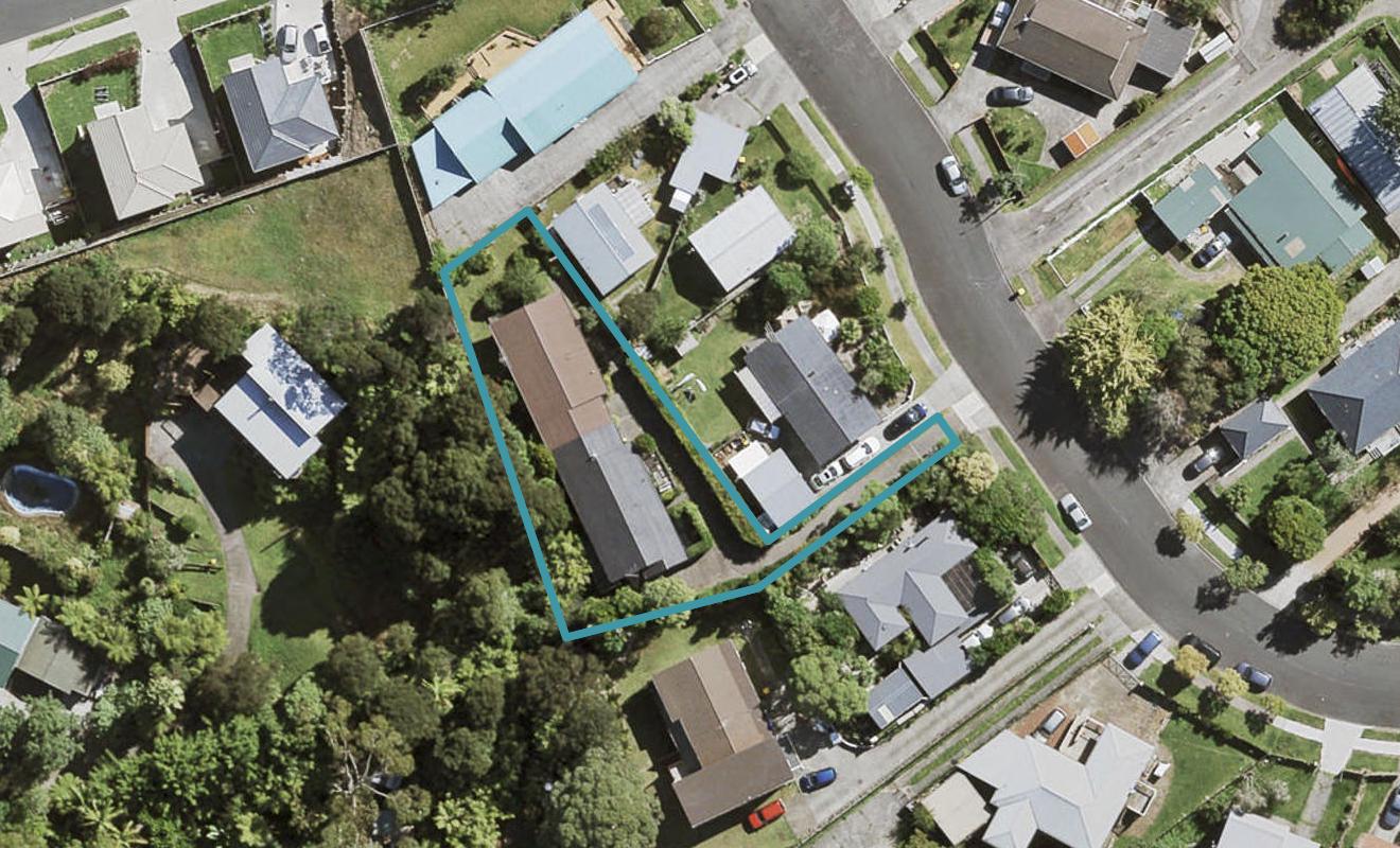 2/16 Denver Avenue, Sunnyvale, Auckland - Carousel 1