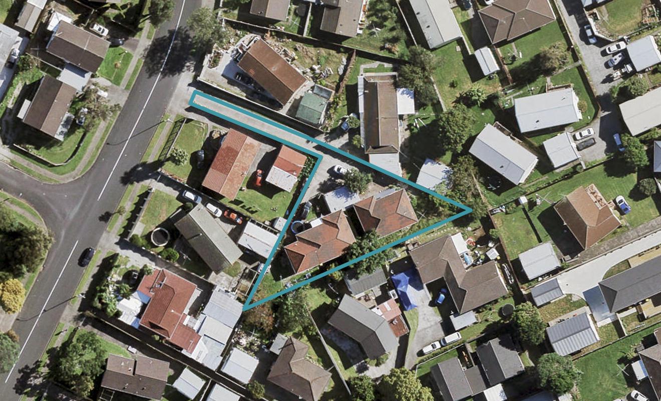 2/12 John Walker Drive, Manurewa, Auckland - Carousel 1