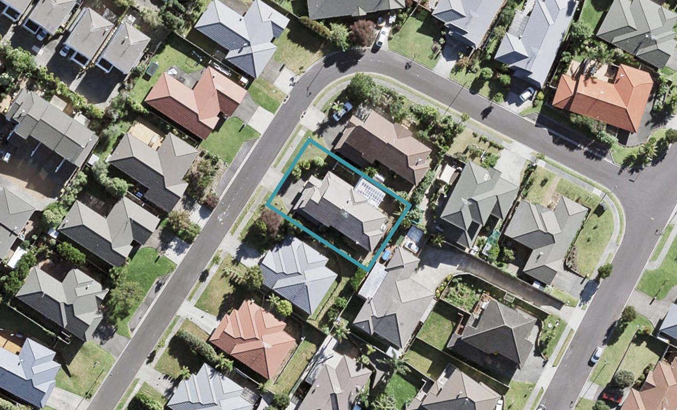 9 Marbella Crescent, Oteha, Auckland - Carousel 1
