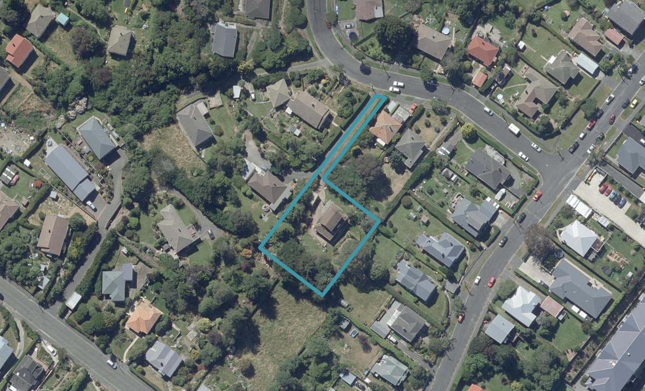 11 Craighall Crescent, Wakari, Dunedin - Carousel 1