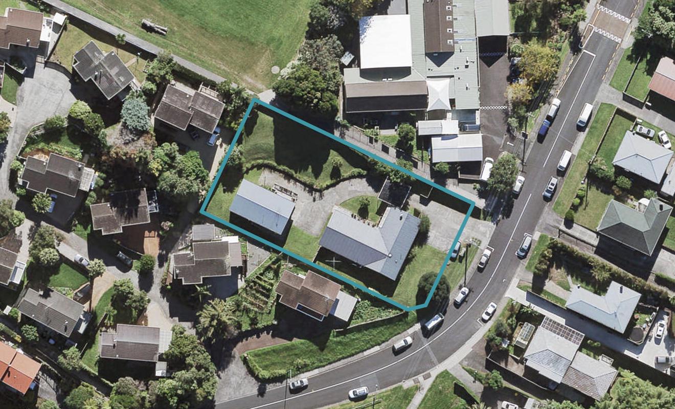 82A Tirimoana Road, Te Atatu South, Auckland - Carousel 1