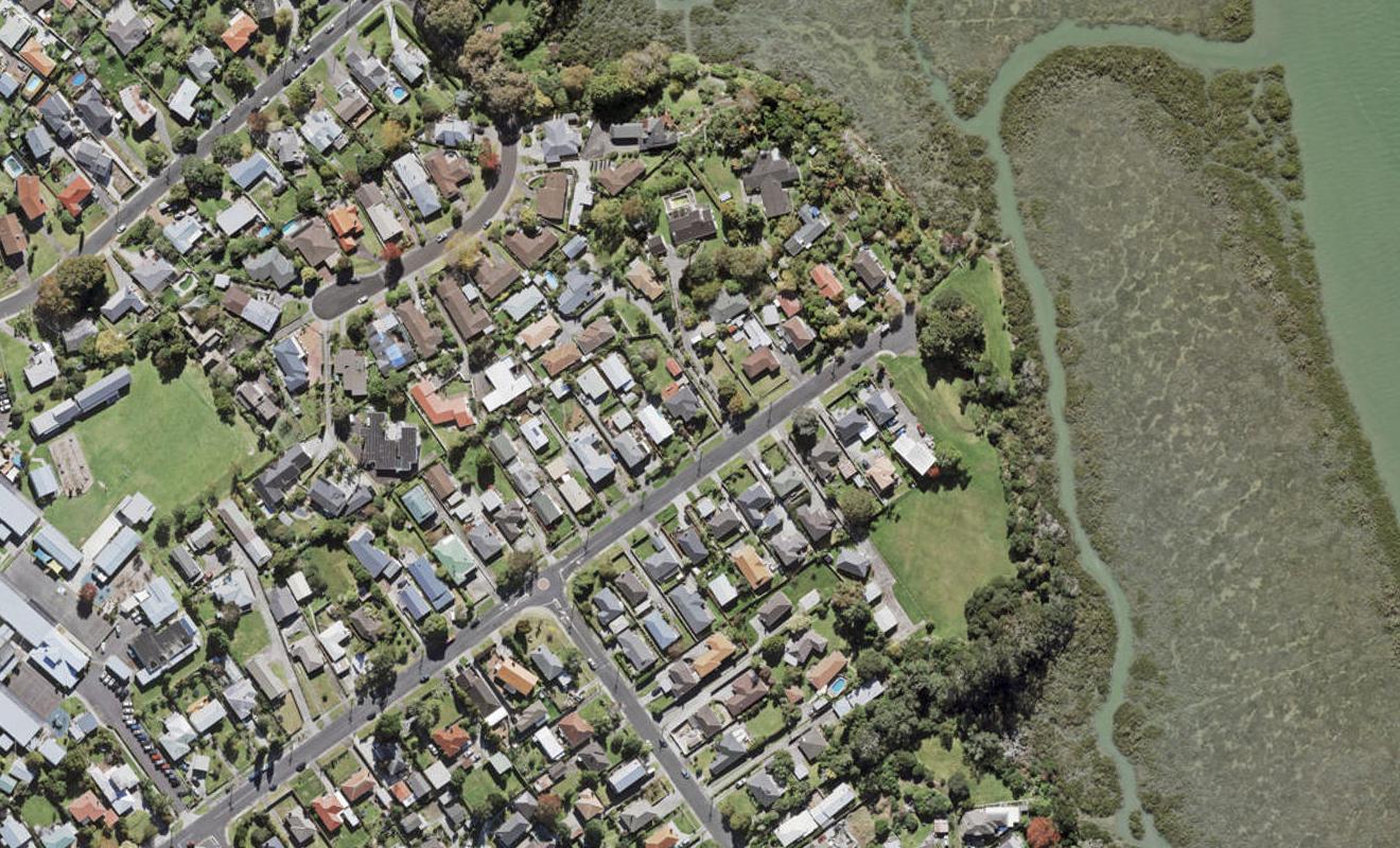 96D Roberts Road, Te Atatu South, Auckland - Carousel 1